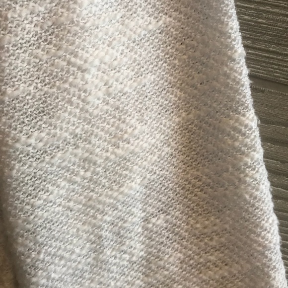 Maison Jules White Sweater w/embroidered neckline - Picture 4 of 5